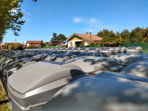 Emulsa busca refuerzos para sustituir en menos de un mes 300 contenedores