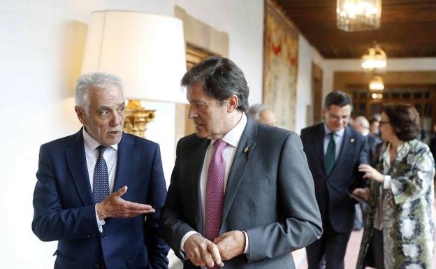 Javier Fernández, sobre la formación del Gobierno nacional: «Lo mejor es apoyar a la lista más votada»