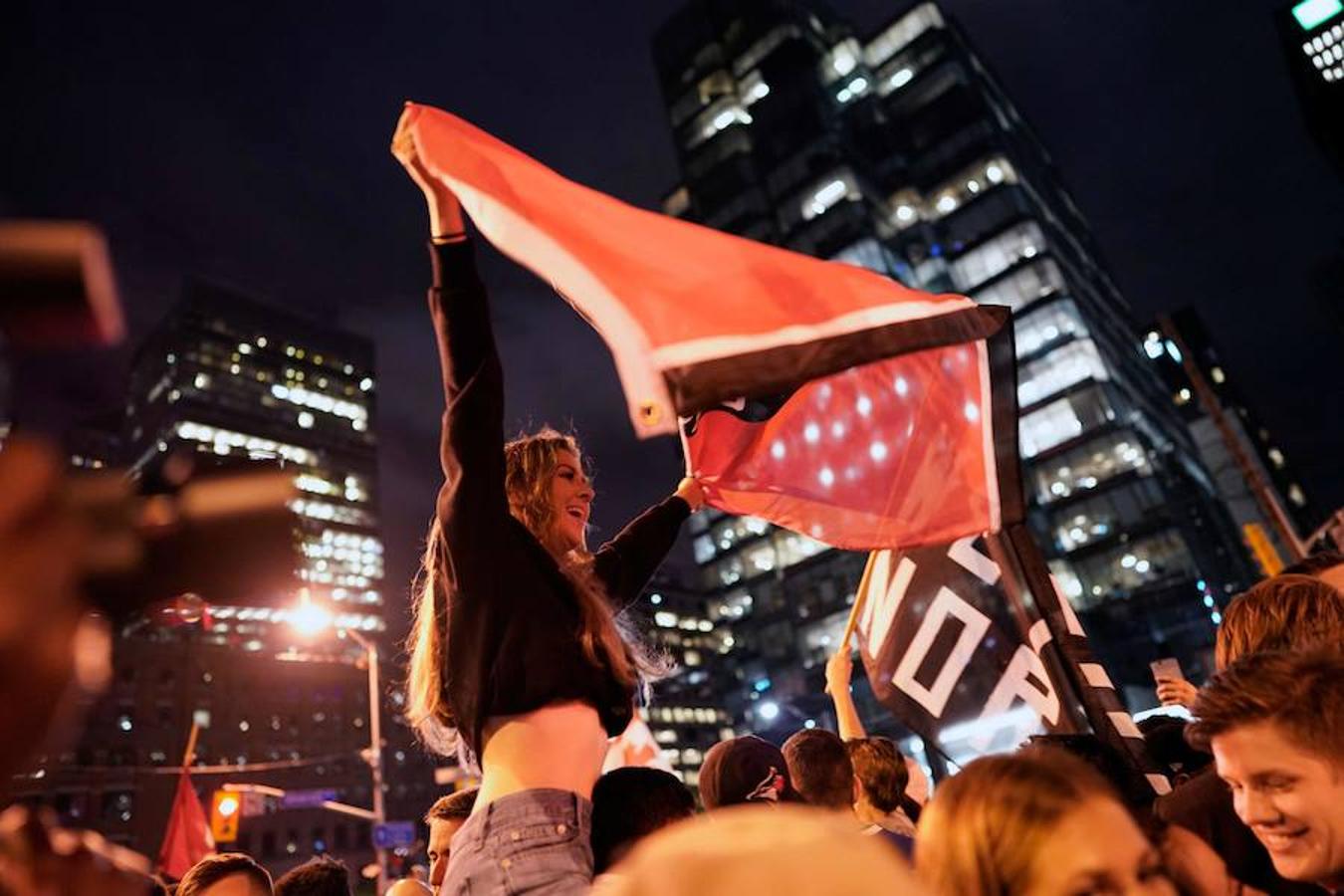 Toronto se echa a la calle para celebrar el título de la NBA