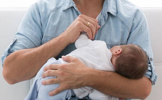 Un Bebe Lucha Por Su Vida Tras Coger Un Herpes Por Culpa De Los Besos En Su Bautizo El Comercio