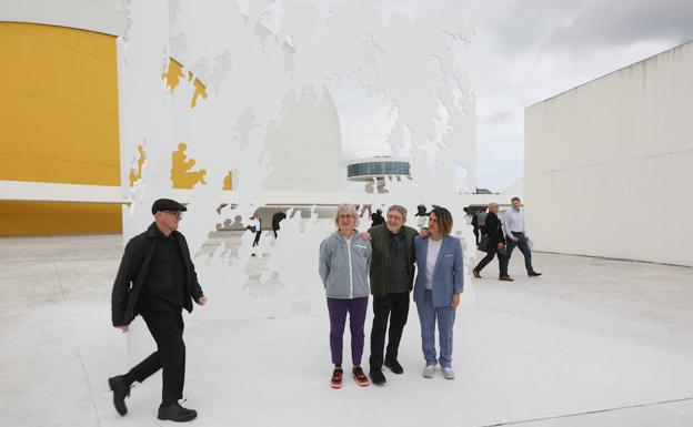 Los Genovés conjugan su arte en el Centro Niemeyer