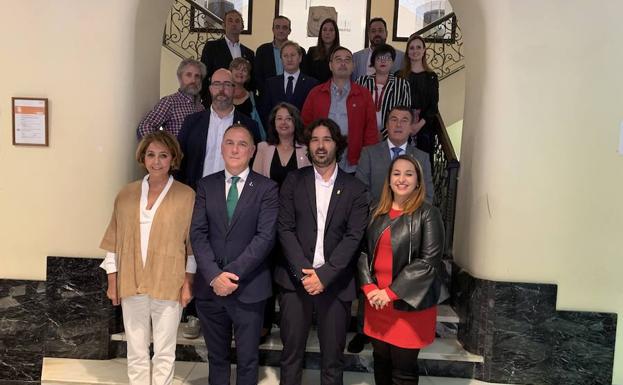 Enrique Riestra, investido alcalde de Llanes