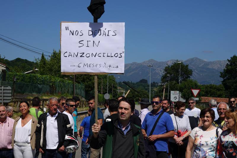 Concentración para exigir soluciones al corte del Pontón