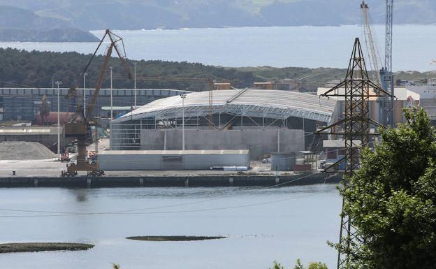 La gran industria recibirá menos de la mitad por la subasta eléctrica que hace dos años