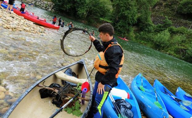 Conciencia y diversión sobre la canoa