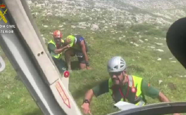 La Guardia Civil rescata a un corredor del Gran Trail Picos de Europa herido