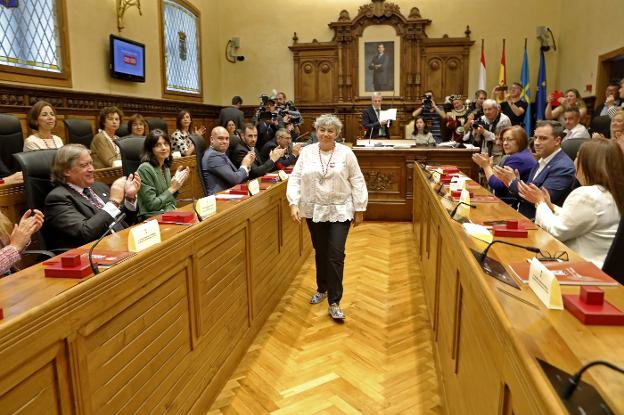 El PSOE ofrece un sueldo más a los grupos con tres concejales en busca de consenso en Gijón