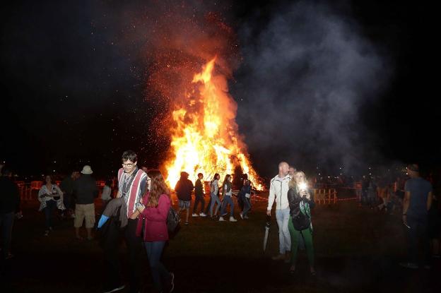 Ribadesella se rinde a la noche de San Juan