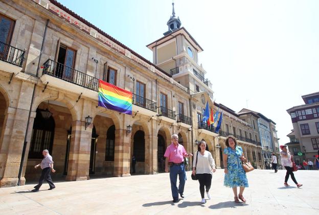 El PSOE pide colgar la bandera arcoíris en el Ayuntamiento el Día del Orgullo