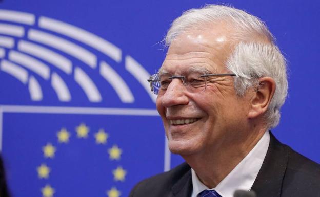 Borrell alega que no irá a la Eurocámara para no dejar desatendido Exteriores