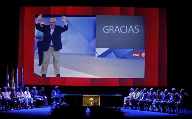 Emotivo recuerdo a Areces, el «gran artífice» de Gijón en la entrega de Medallas de la Ciudad