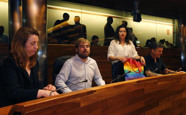 El PSOE abre una nueva ronda de contactos para intentar limar asperezas con Podemos