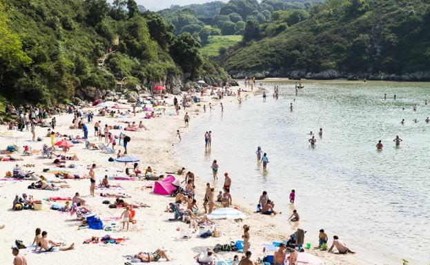 Una playa asturiana, entre las cuarenta mejores de Europa, según 'The Guardian'