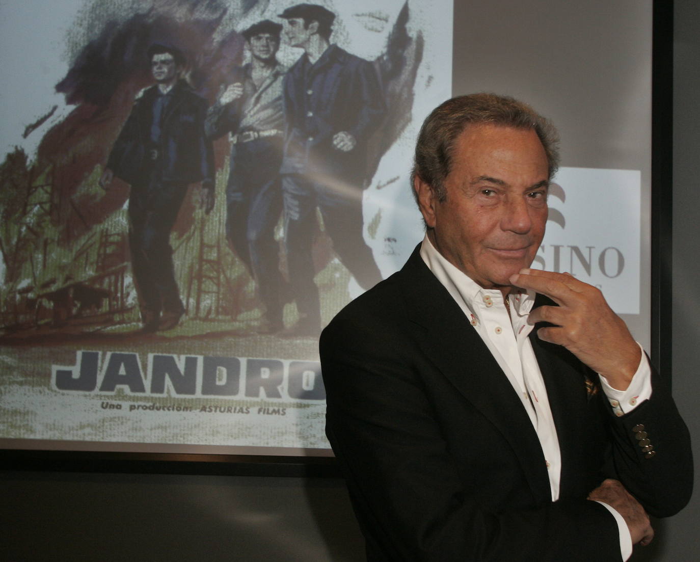 Arturo Fernández, su trayectoria en imágenes