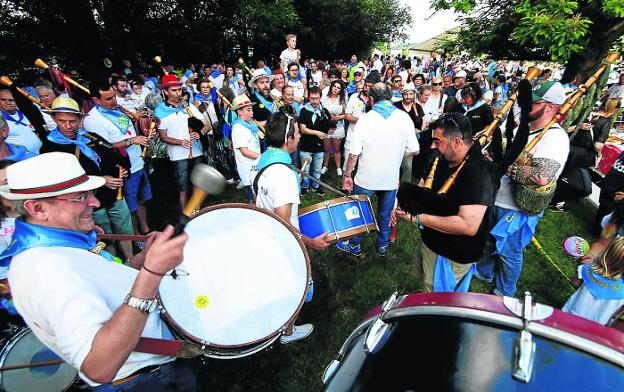 Festejos pretende una romería del Carmín solo con sidra, vino y cerveza