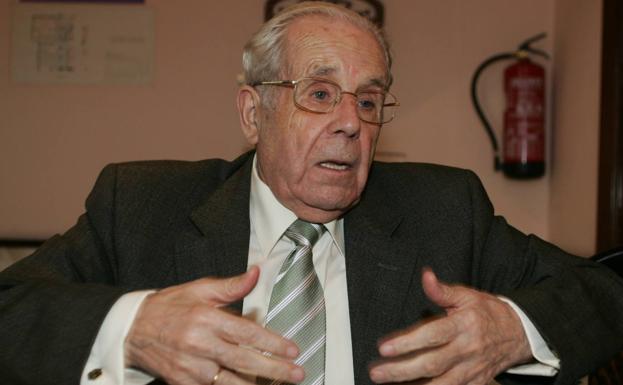 Fallece José Luis Martínez, histórico presidente del Ateneo Jovellanos