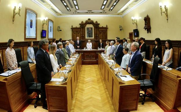 El Pleno aprueba la actualización de los salarios de ediles con peticiones a un marco que fije las retribuciones