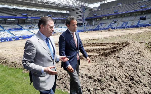 Alfredo Canteli subraya la urgencia de la renovación del césped del Carlos Tartiere