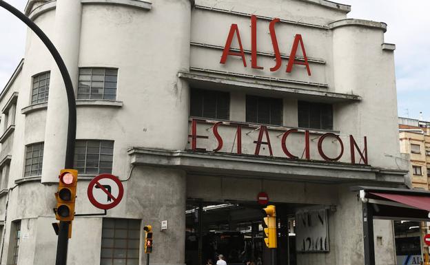 El presidente de ALSA reconoce que la estación de autobuses de Gijón «ya no reúne las condiciones idóneas»