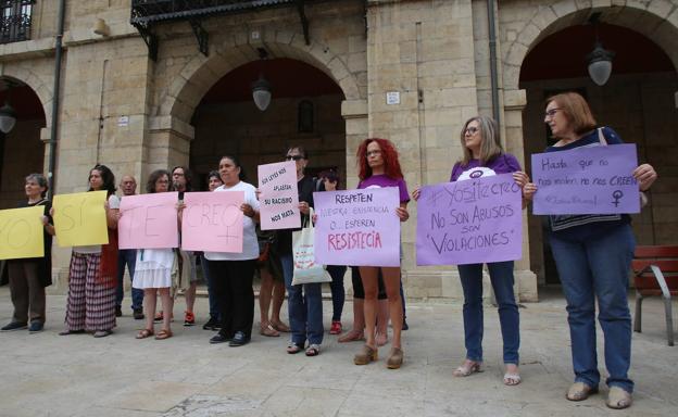 Los asturianos claman en las calles: «No es abuso, es violación»