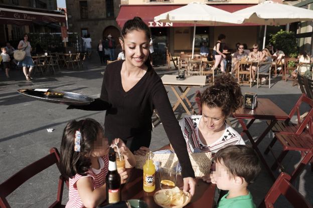El sector turístico asturiano, «al límite» por la falta de mano de obra en plena temporada alta