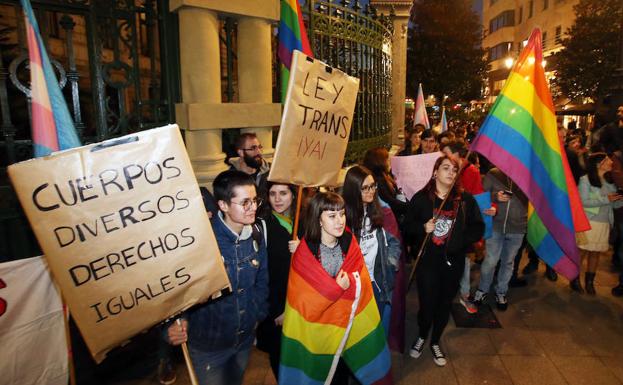 Xega inicia una recogida de firmas contra la Escuela Feminista Rosario de Acuña
