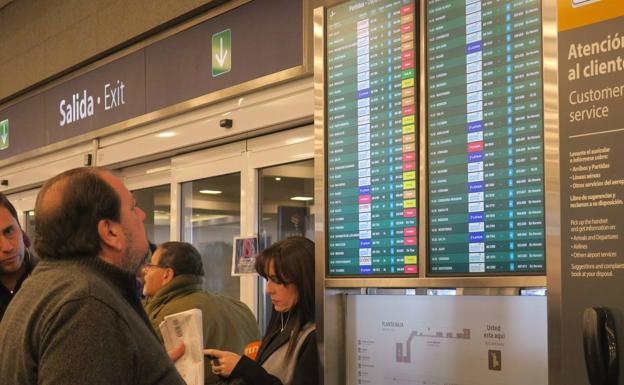 La UCE denuncia la actuación de las aerolíneas en las reclamaciones de los clientes