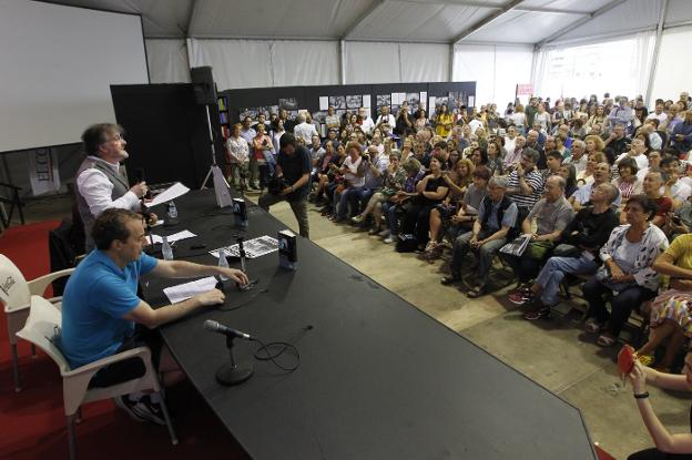 John Connolly: «La gente no es malvada, está enfadada»