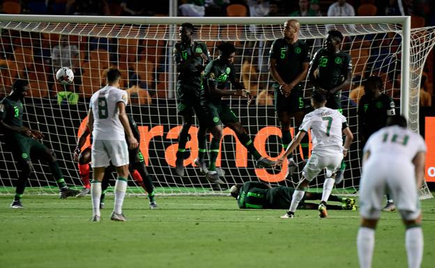 Mahrez, estrella de la Copa África y un golazo al odio