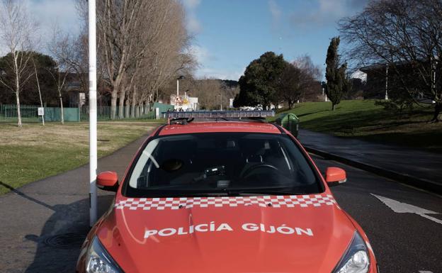 Detenida en Gijón una mujer ebria que había abandonado a su hijo enfermo en casa