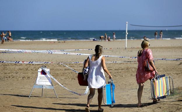 Gran movilización de los servicios de emergencia para rescatar a un bañista que apareció en un club de alterne