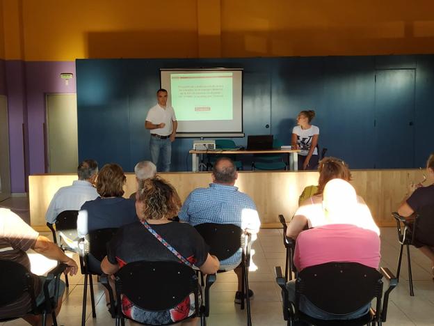 El nuevo voladizo del puente del río Alvarés en Trasona costará 42.500 euros