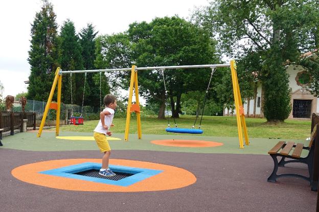 Caravia repara el parque y las pistas