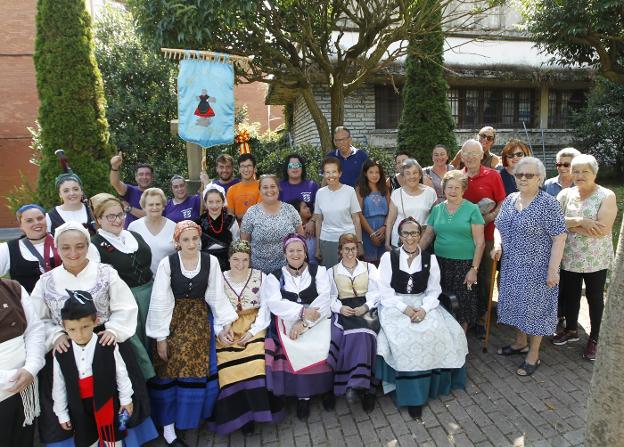 Ceares se engalana de asturianía