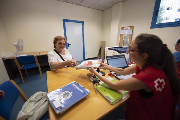 213 familias donan 1.334 ejemplares en la primera fase del banco de libros de texto