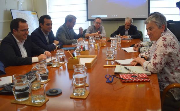 El Ministerio de Fomento retrasa nueve meses el estudio sobre la estación intermodal de Gijón