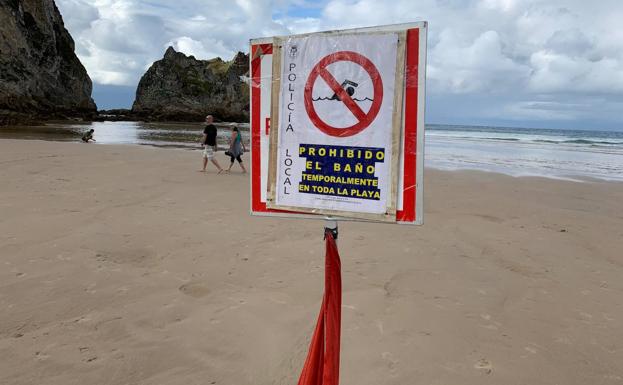 La playa de La Franca, cerrada al baño por «contaminación orgánica»