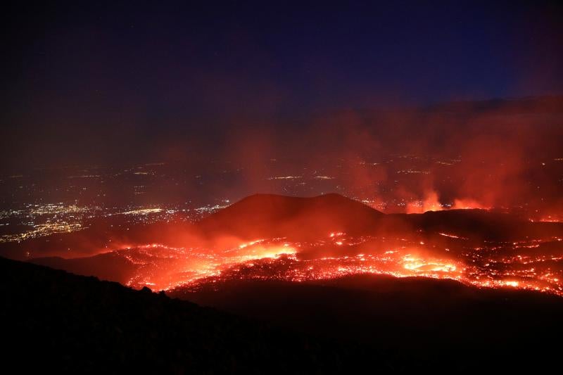 Las impresionantes imágenes del Etna en erupción