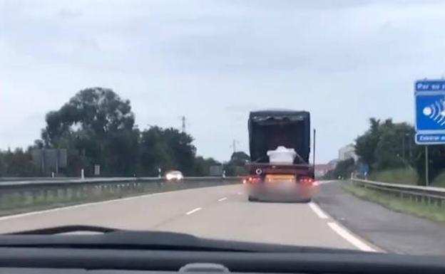 El camionero que conducía en zig-zag por la 'Y' multiplicaba por nueve la tasa máxima de alcoholemia