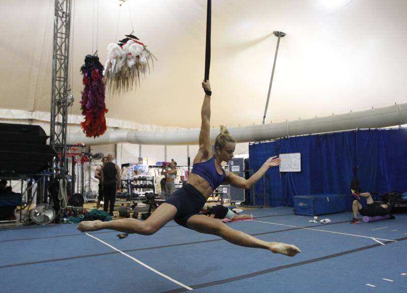 Así se preparan los acróbatas del Cirque du Soleil en Gijón