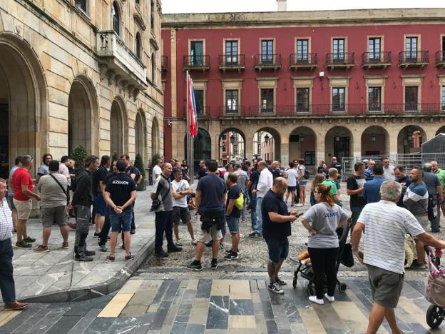 La plantilla de Zener desconvoca la huelga por la readmisión de trabajadores