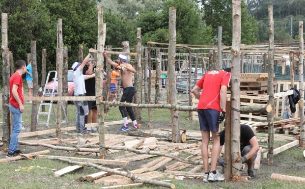 El Xiringüelu refuerza su dispositivo de seguridad con dos torres de vigilancia