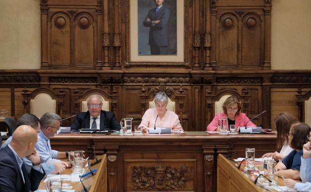 Gijón urge a García Granda a hacer público el coste del grado de Deporte