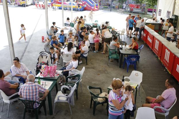 La jira despide la fiesta de Blimea