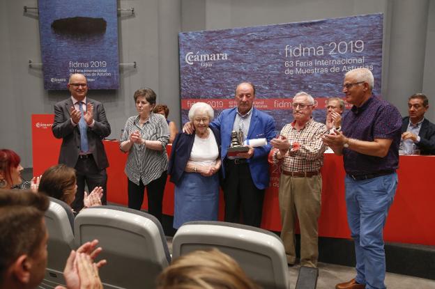 Canto emocionado a los orígenes