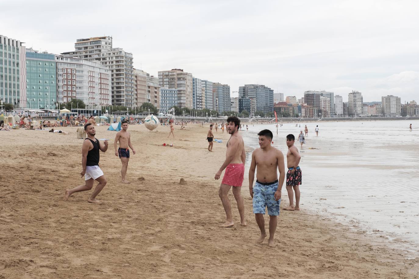 Jornada de nubes y temperaturas más bajas en Asturias