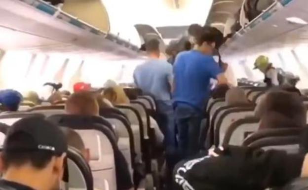 Es posible desembarcar correctamente de un avión y este vídeo lo demuestra