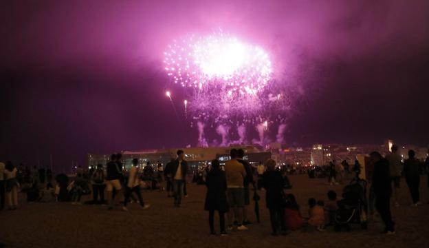 «Los Fuegos fueron excelentes, felicito al anterior gobierno por contratarles»