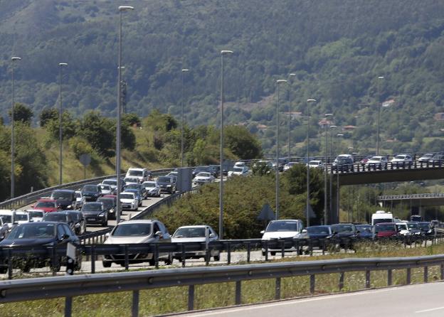 Colapso para llegar a las playas