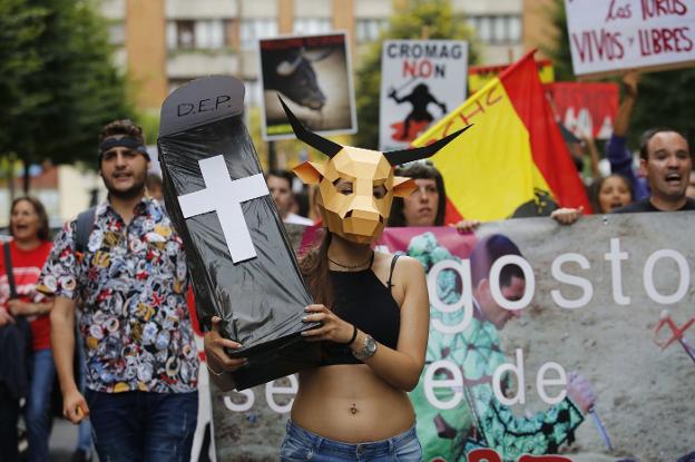 «Confiamos en que Gijón será pronto una ciudad sin toros»
